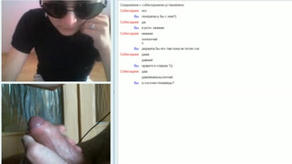 Дрочер в чат рулетке наяривает свой длинный хуй