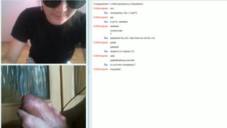 Дрочер в чат рулетке наяривает свой длинный хуй