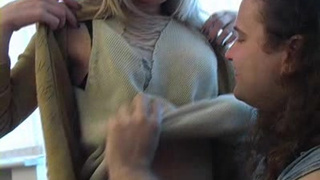 Пьяная пара занялась анальным трахом на кушетке