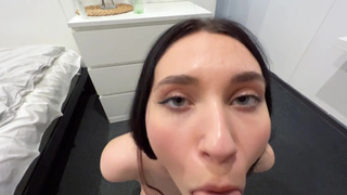 А чего ломаться — на 1-ом свидании показываю, как на писюне прыгаю