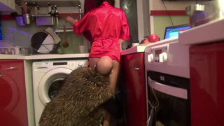 Любимый с любовником шпилят молоденькую русскую жену на кровати