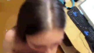 Русские студенты шпилятся дома перед камерой